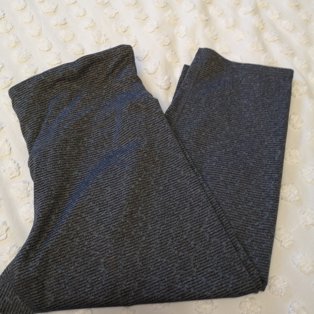 Champion Women's XL Leggings (Capris)— Grey/Blue Pattern